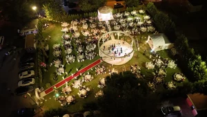 Gölcük kır düğünü organizasyonu için Tepe Royal Garden bahçe atmosferi